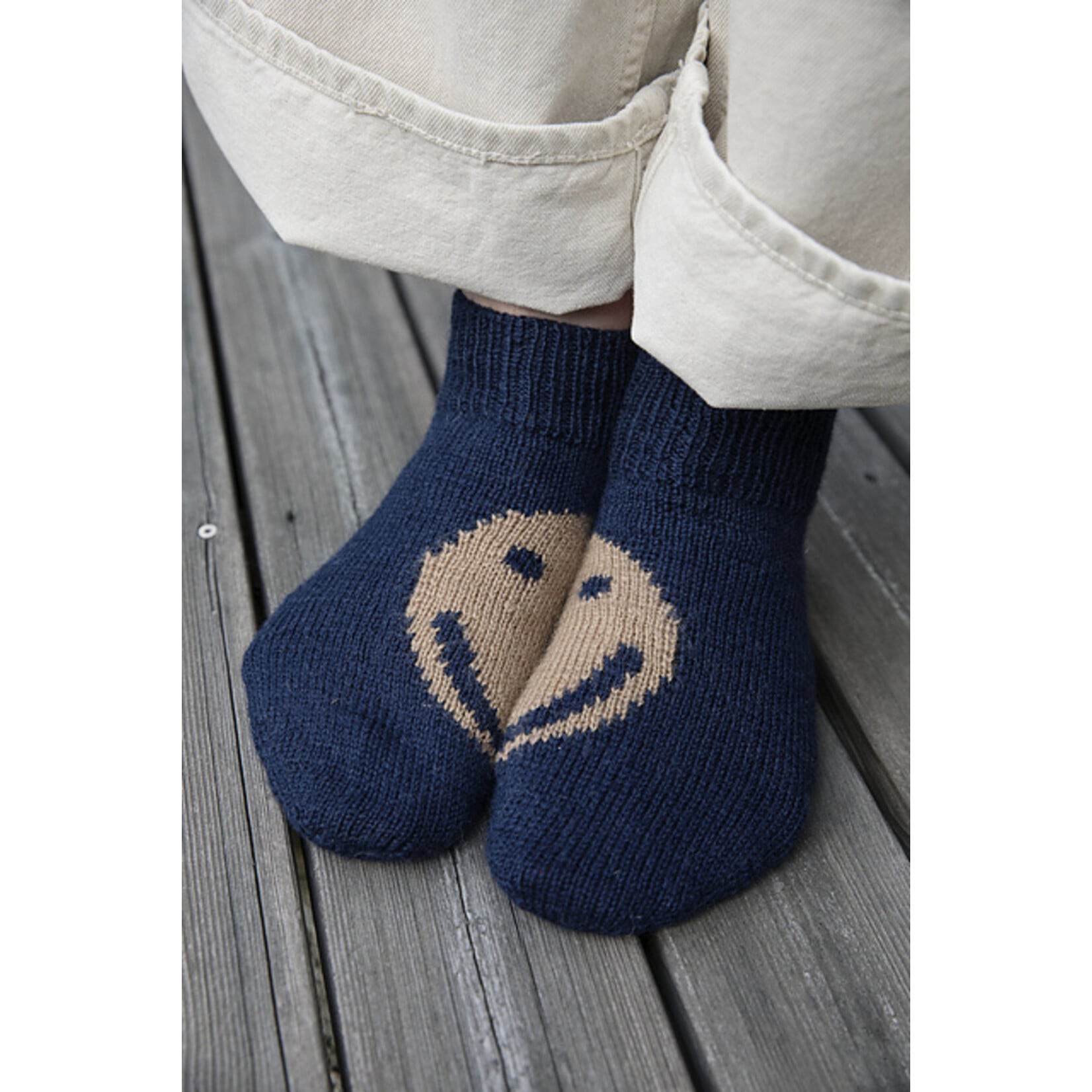 Book - 52 Weeks of One-Skein Knits by Laine Publishing