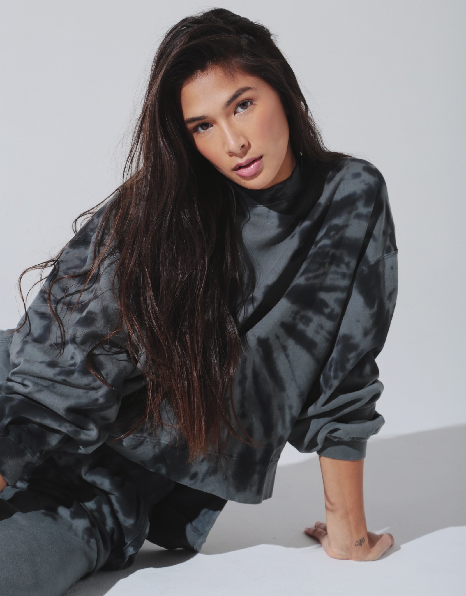 electric and rose neil sweatshirt