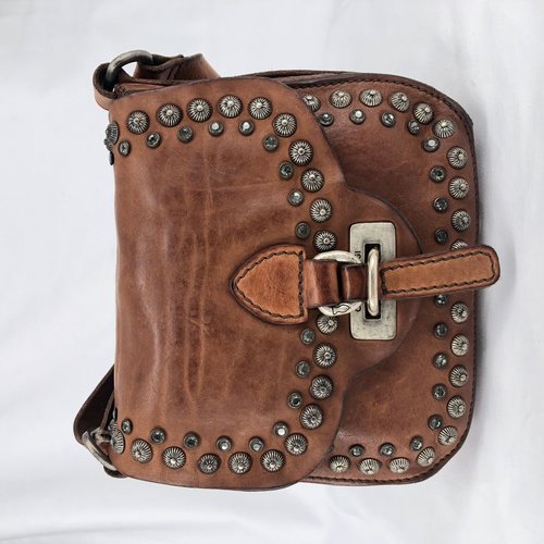 Campomaggi 100% genuine leather. Crossbody bag. Studs Profile. Cognac. Campomaggi 100% genuine leather. Crossbody bag. Studs Profile. Cognac.