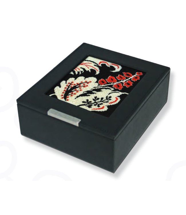 Lee Leather Display Box
