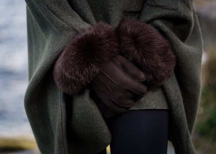 Sheepskin Gloves w/Fox Trim