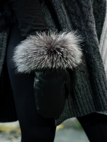 Leather Mittens w/Raccoon Trim