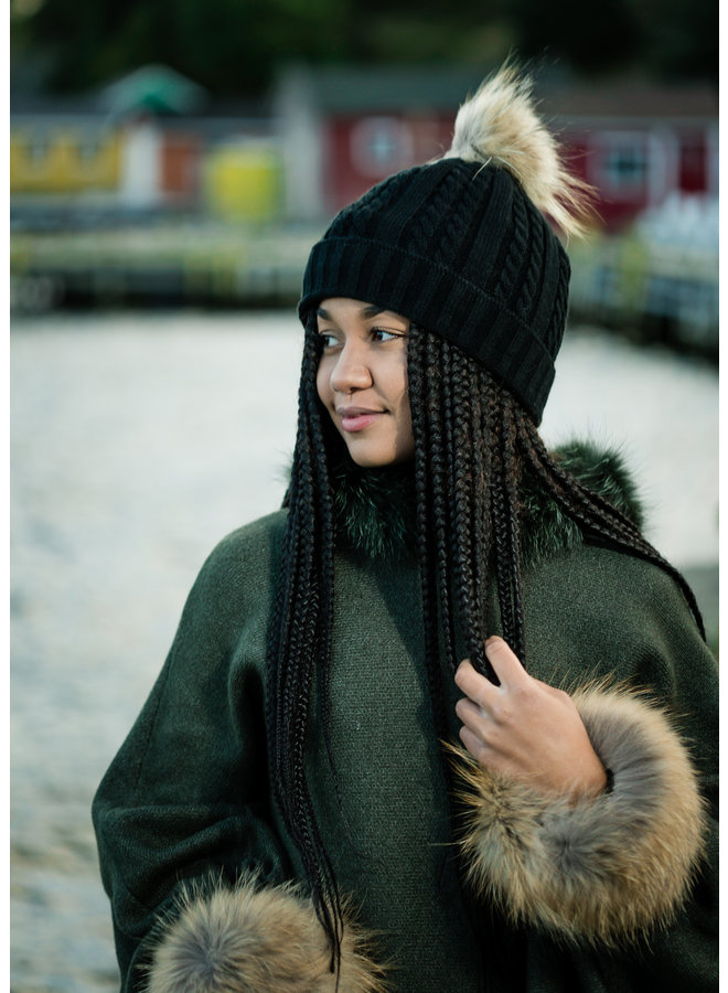 Black Cable Knit Beanie Finn Raccoon 
