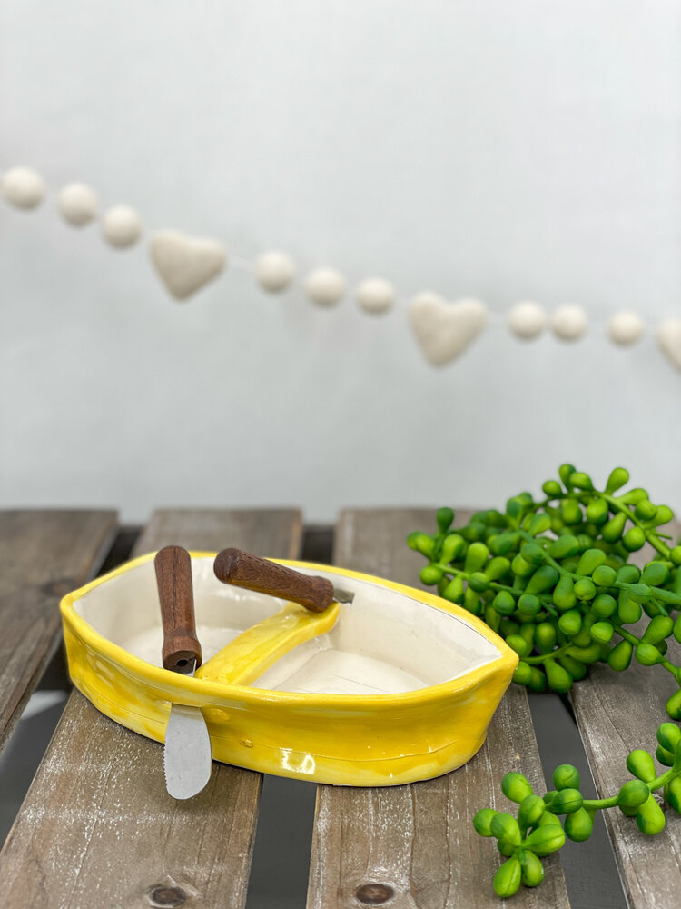 Yellow Dory Dip Boat with Oar Spreaders