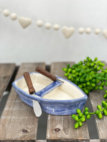 Blue Dory Dip Boat with Oar Spreaders