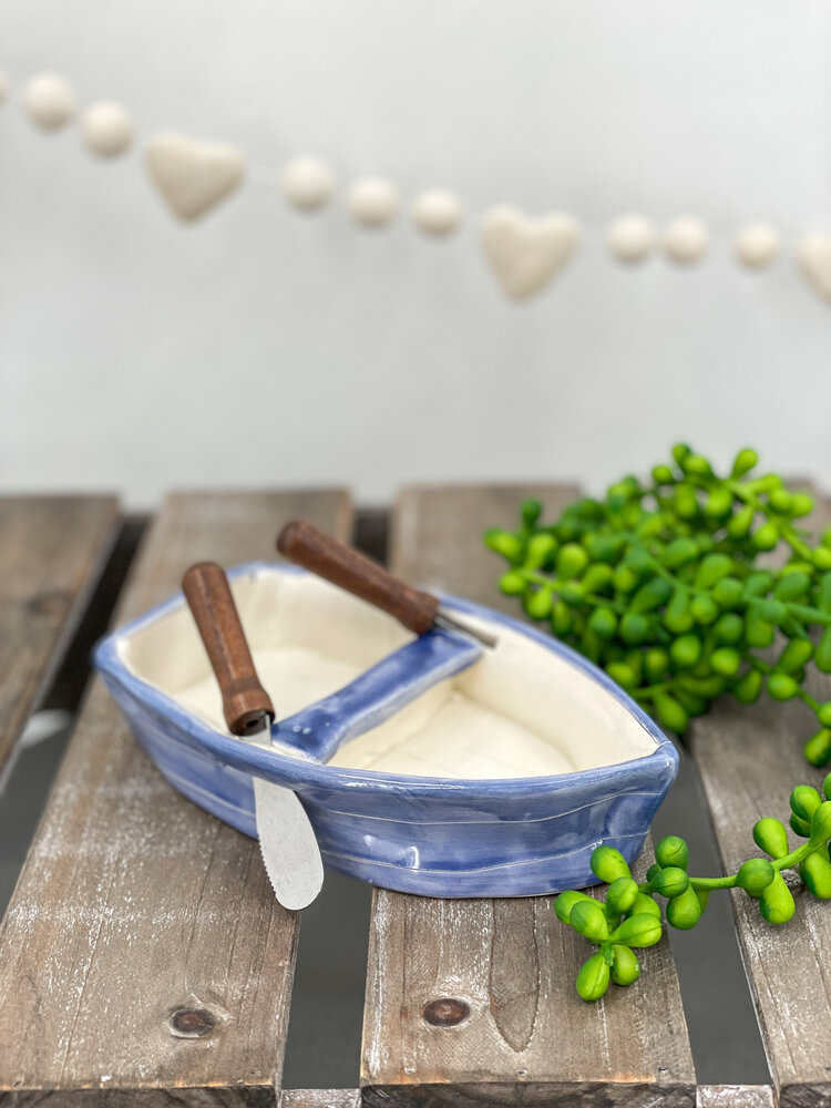 Blue Dory Dip Boat with Oar Spreaders