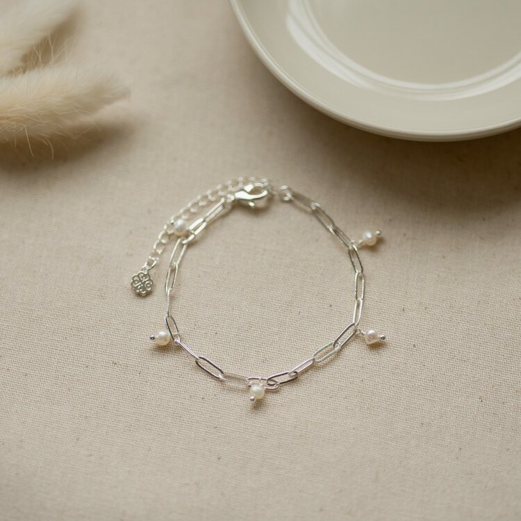 Beatrice Anklet White Pearl
