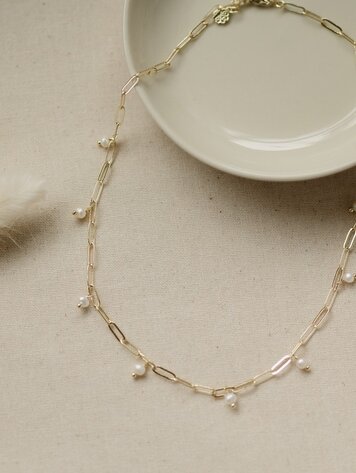 Beatrice Necklace White Pearl
