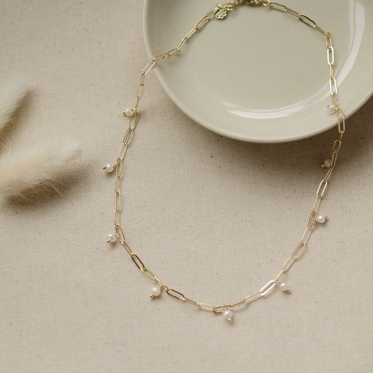 Beatrice Necklace White Pearl