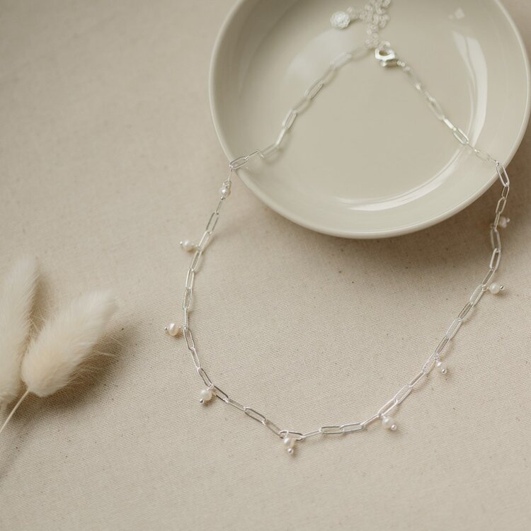 Beatrice Necklace White Pearl