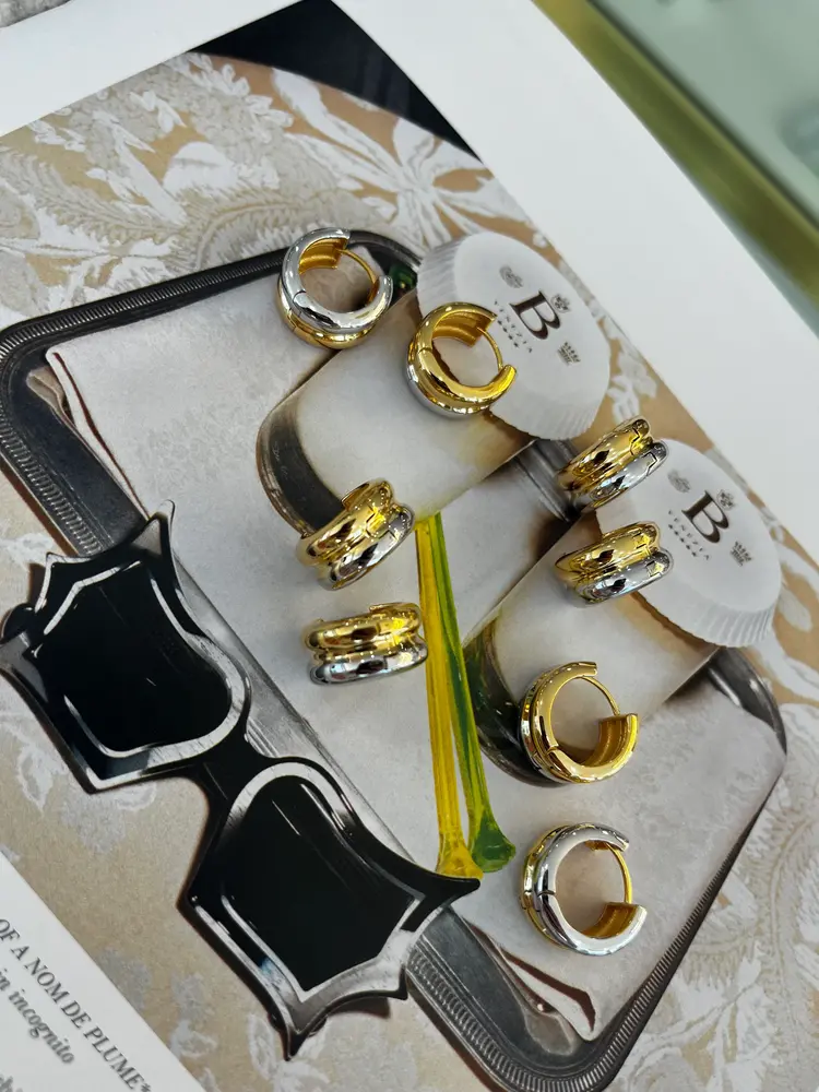 Two Tone Twin Huggies