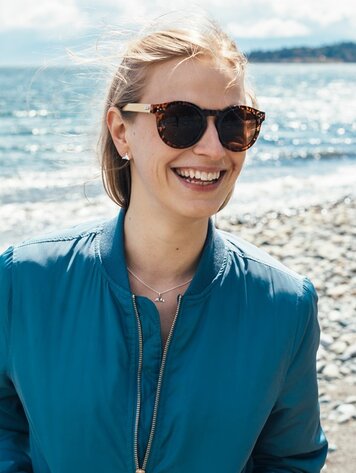 Small Whale Tail Pendant