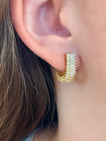 Emerald Curve Studs