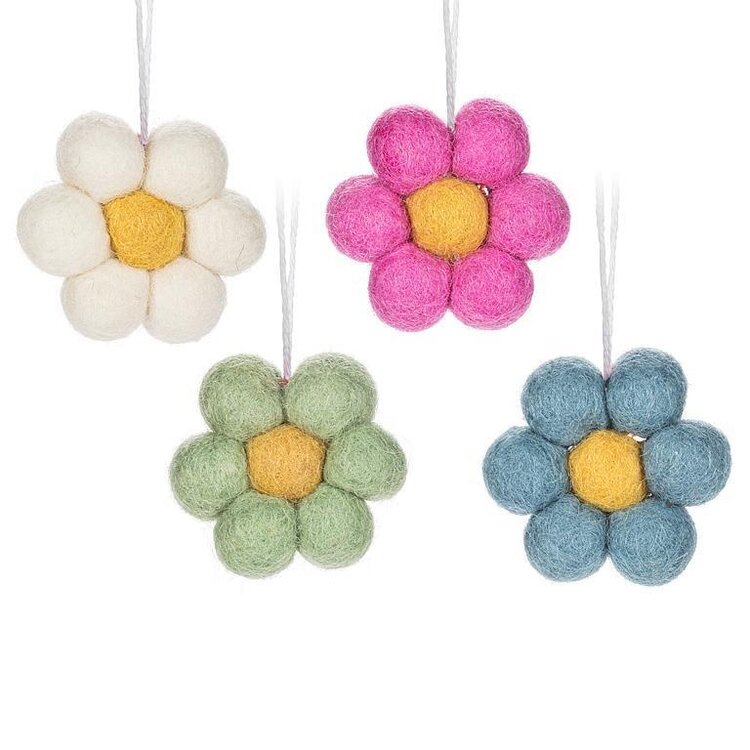 Pompom Daisy Ornament