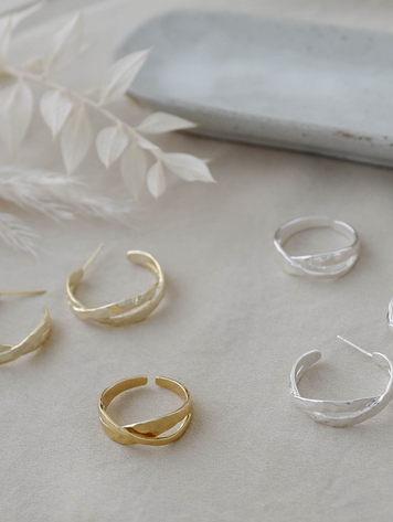 Ravishing Ramona Hoops