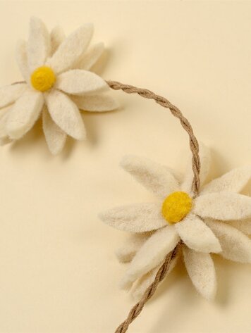 Daisy Flower Felt Garland