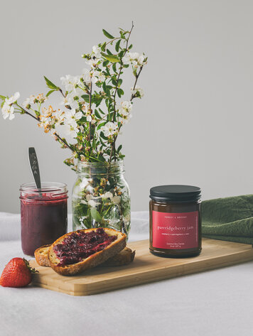 Partridgeberry Jam Wooden Wick Candle