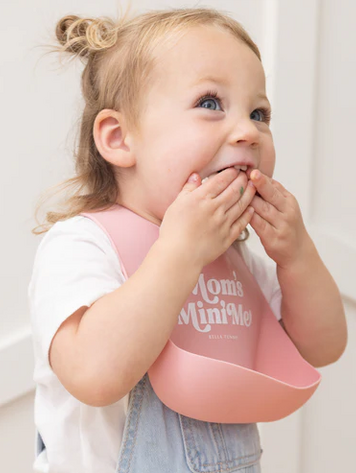 Moms Mini Me Wonder Bib