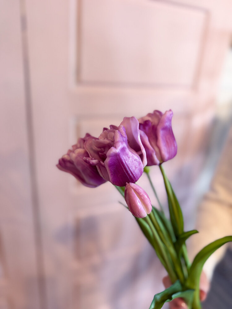 Fresh Touch Parrot Tulip Bundle Lavender + White
