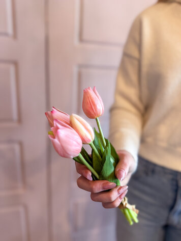 Fresh Touch Mini Tulip Bundle Pink