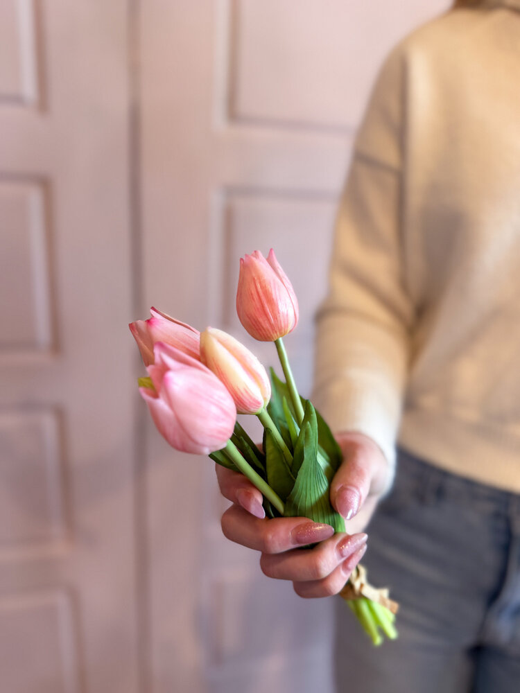 Fresh Touch Mini Tulip Bundle Pink