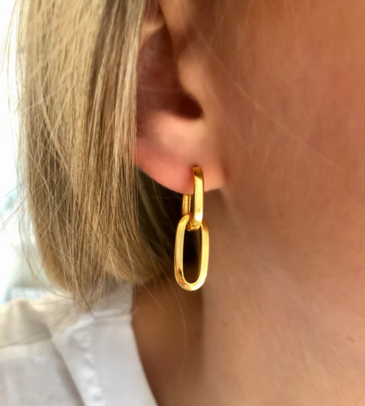 Chain Link Huggie Hoops