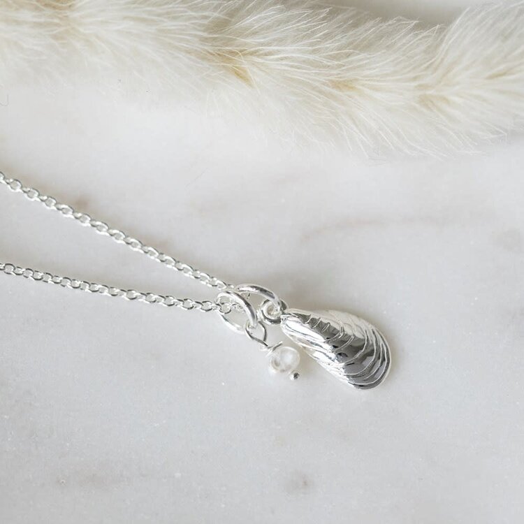 Lil Maris Pendant