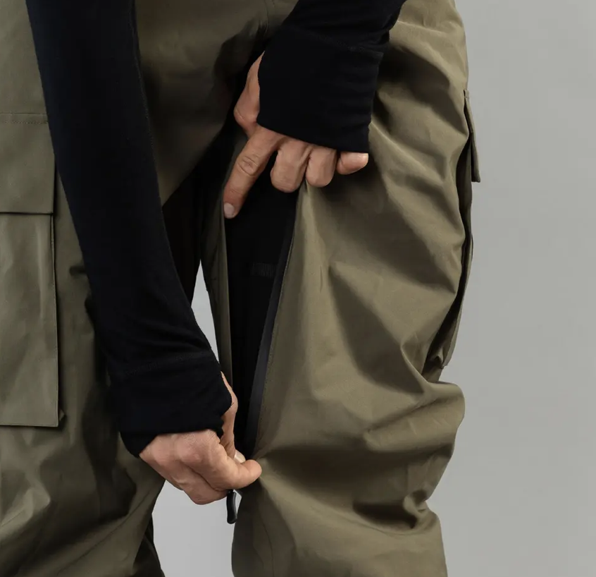 BEYOND MEDALS BEYOND MEDALS CARGO PANTS 2L GREEN - The Garden BEYOND MEDALS BEYOND MEDALS CARGO PANTS 2L GREEN - The Garden