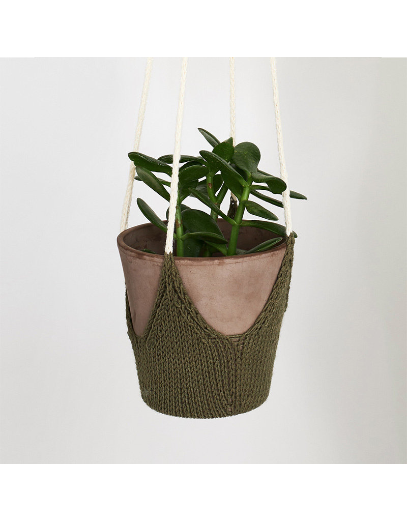 Lion Brand Perennial Plant Hanger (Knit)