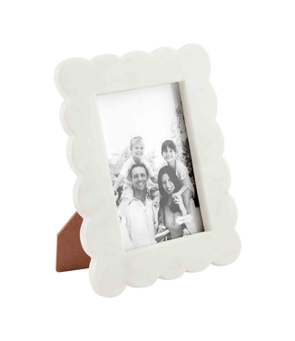 Large Scalloped Picture Frame