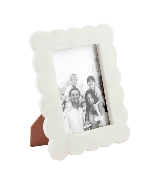 Large Scalloped Picture Frame