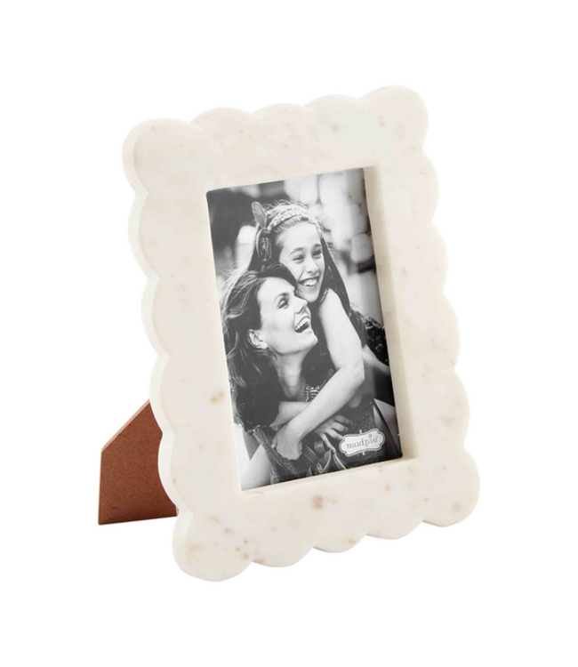 Small Scalloped Picture Frame