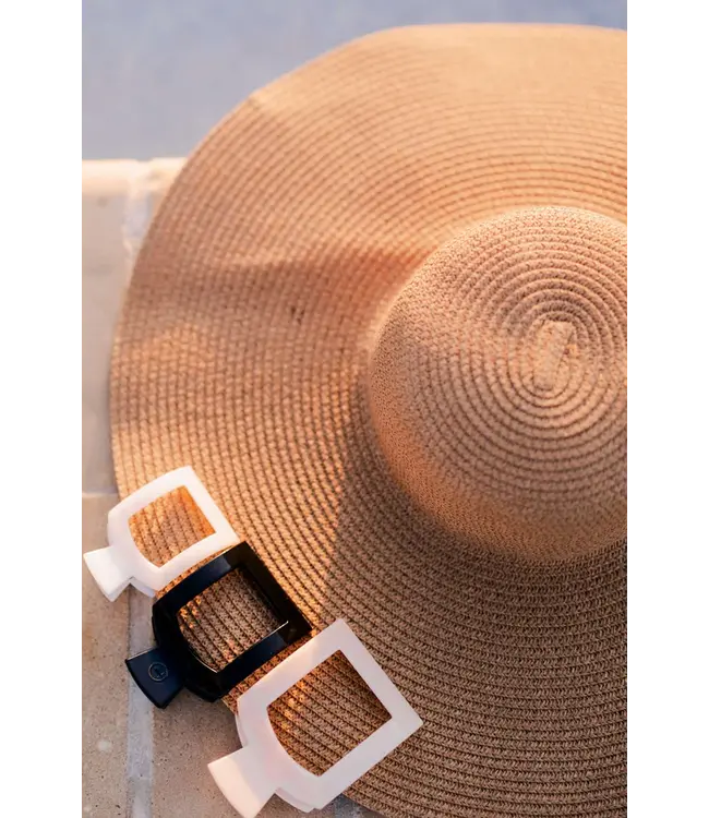 Coconut White Medium Flat Square Clip