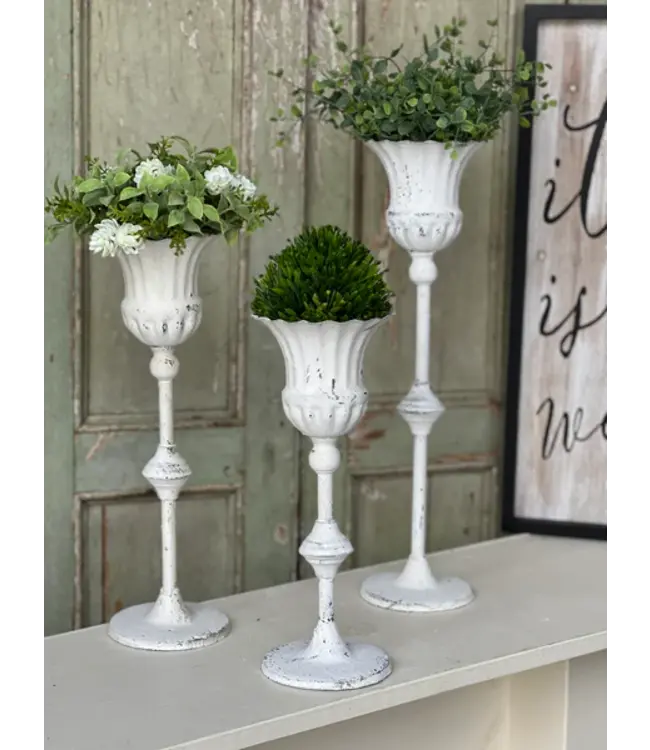 Small Cream Fluted Holder