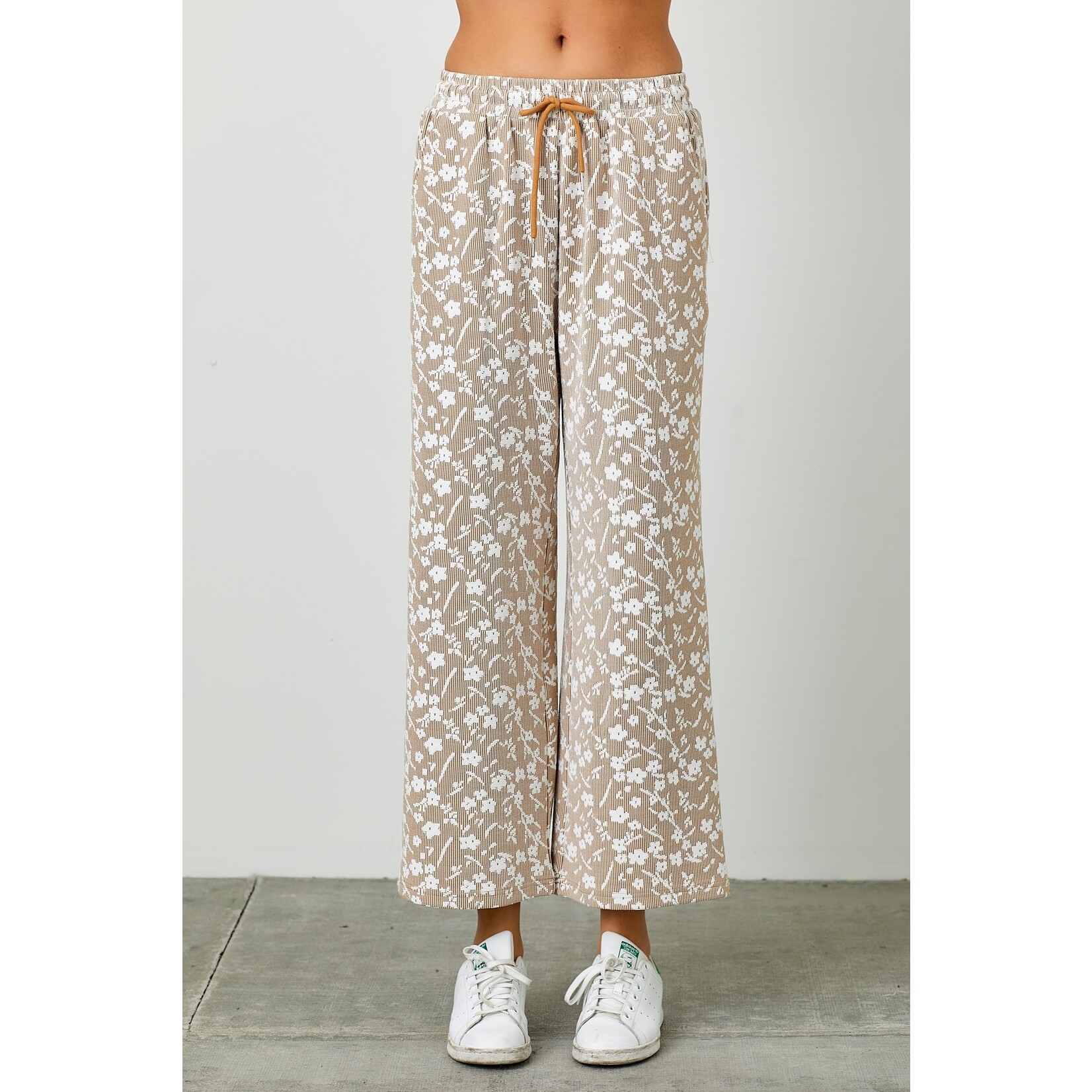 Polagram/Bae Vely Beth Tan Floral Pants