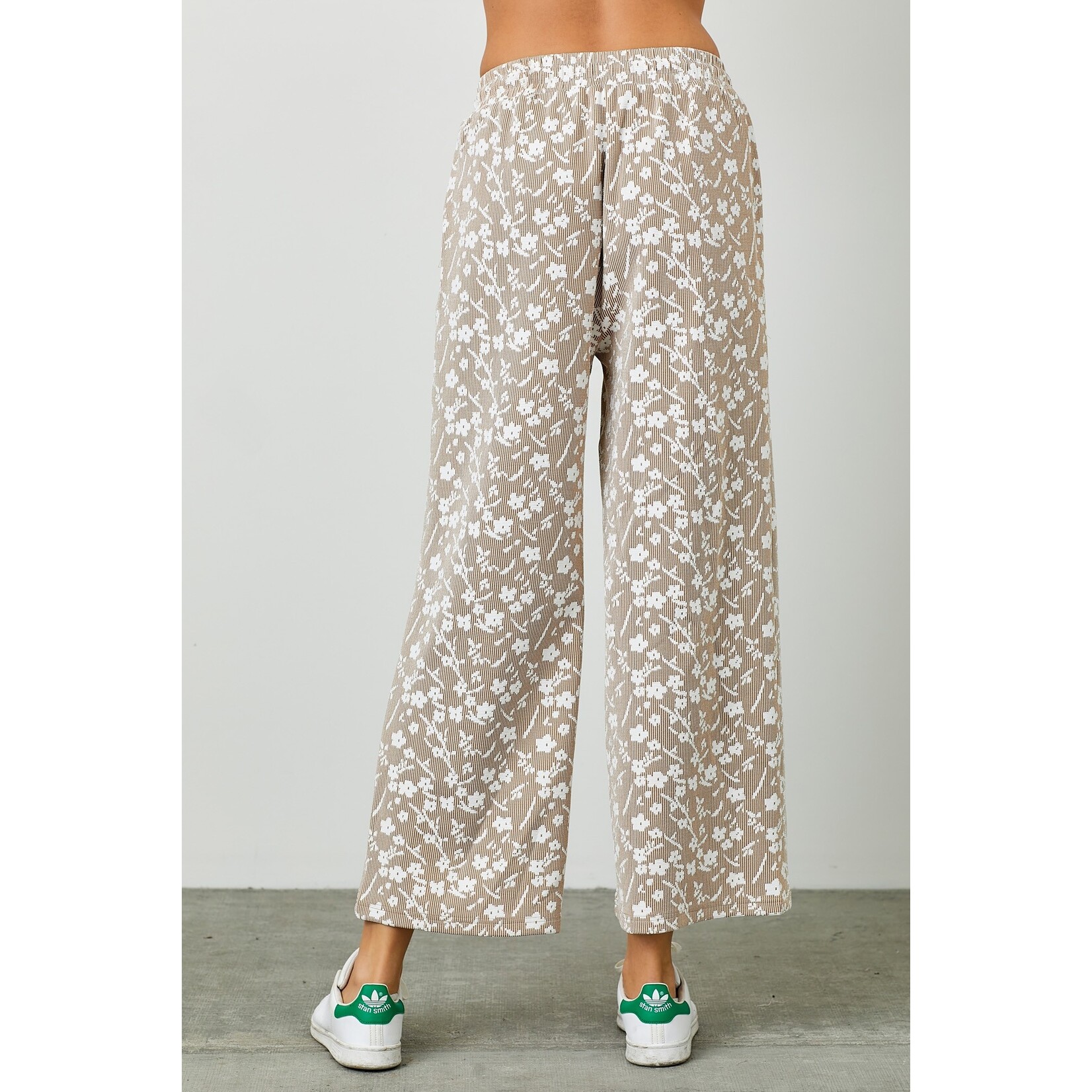 Polagram/Bae Vely Beth Tan Floral Pants