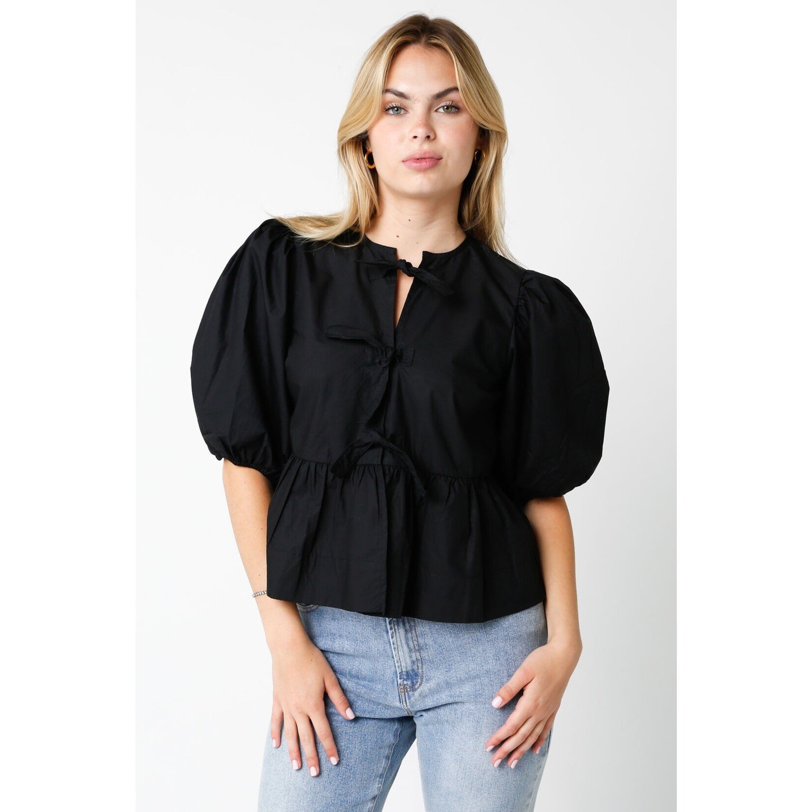 Olivaceous Alice Black Top