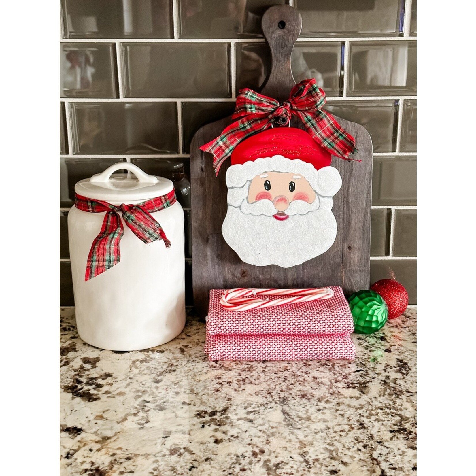 Round Top Mini Santa Charm