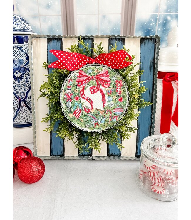 Round Top Mini Round Traditional Wreath Print