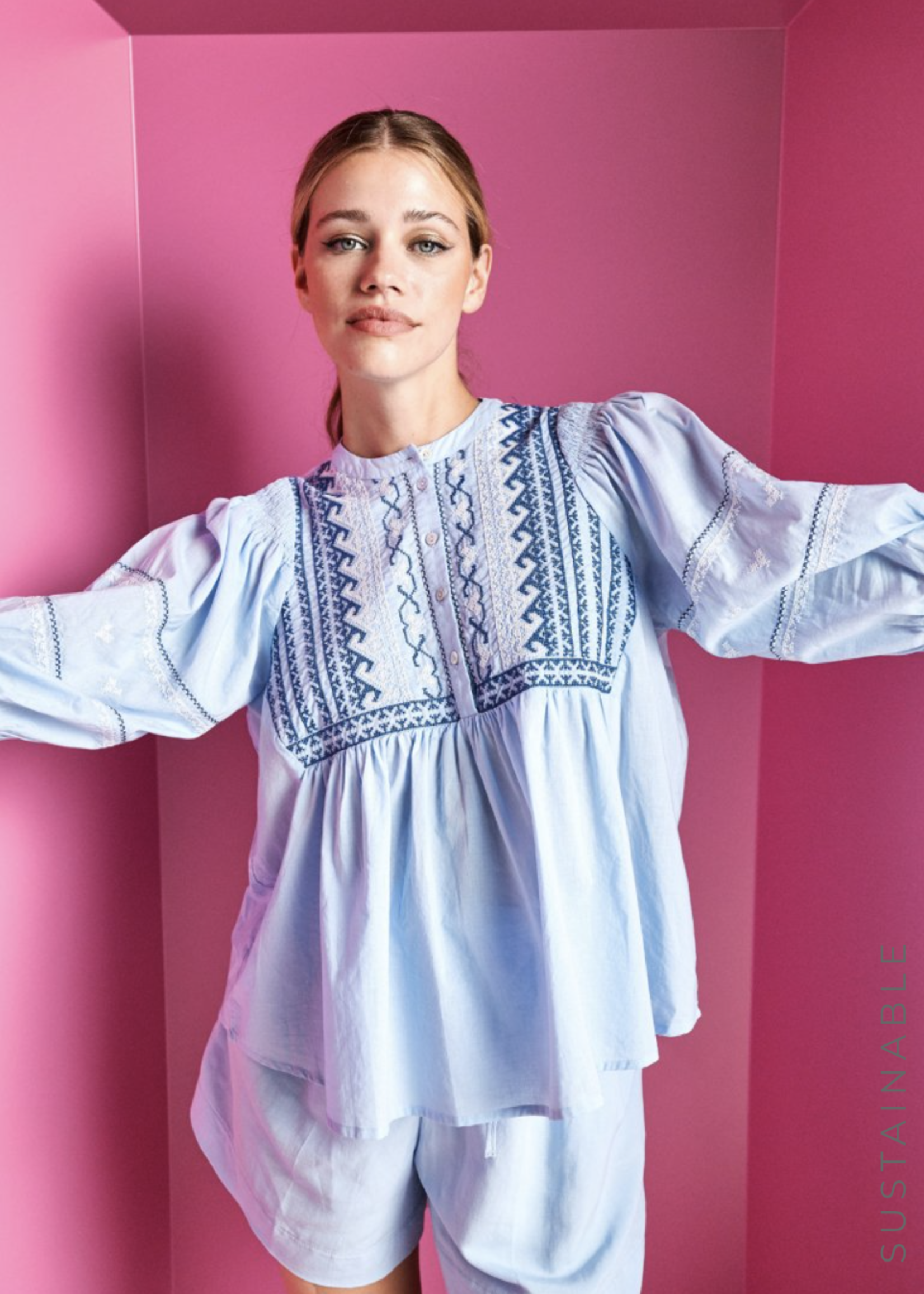 Blouse avec broderie
