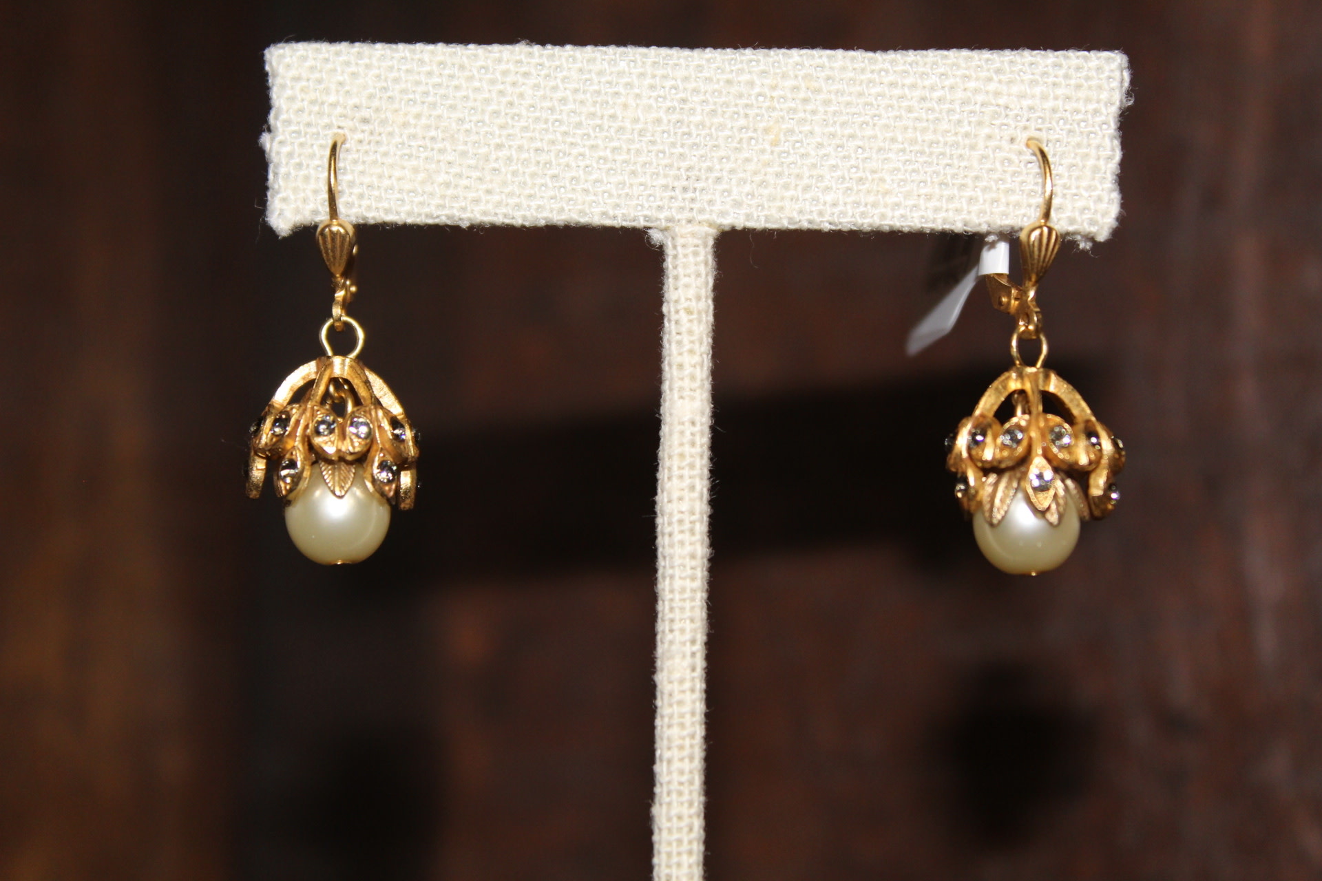 La vie Parisienne Filigree Rhinestone Pearl Earrings La vie Parisienne Filigree Rhinestone Pearl Earrings