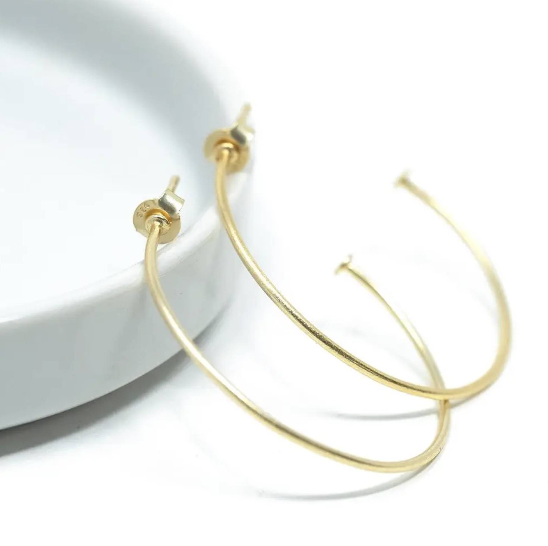 Erin Gray Hoop No. 04 Small Simple Gold Erin Gray Hoop No. 04 Small Simple Gold