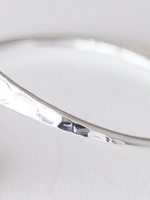 Leslie Curtis Jewelry "Aven" Twisted Bangle - Silver