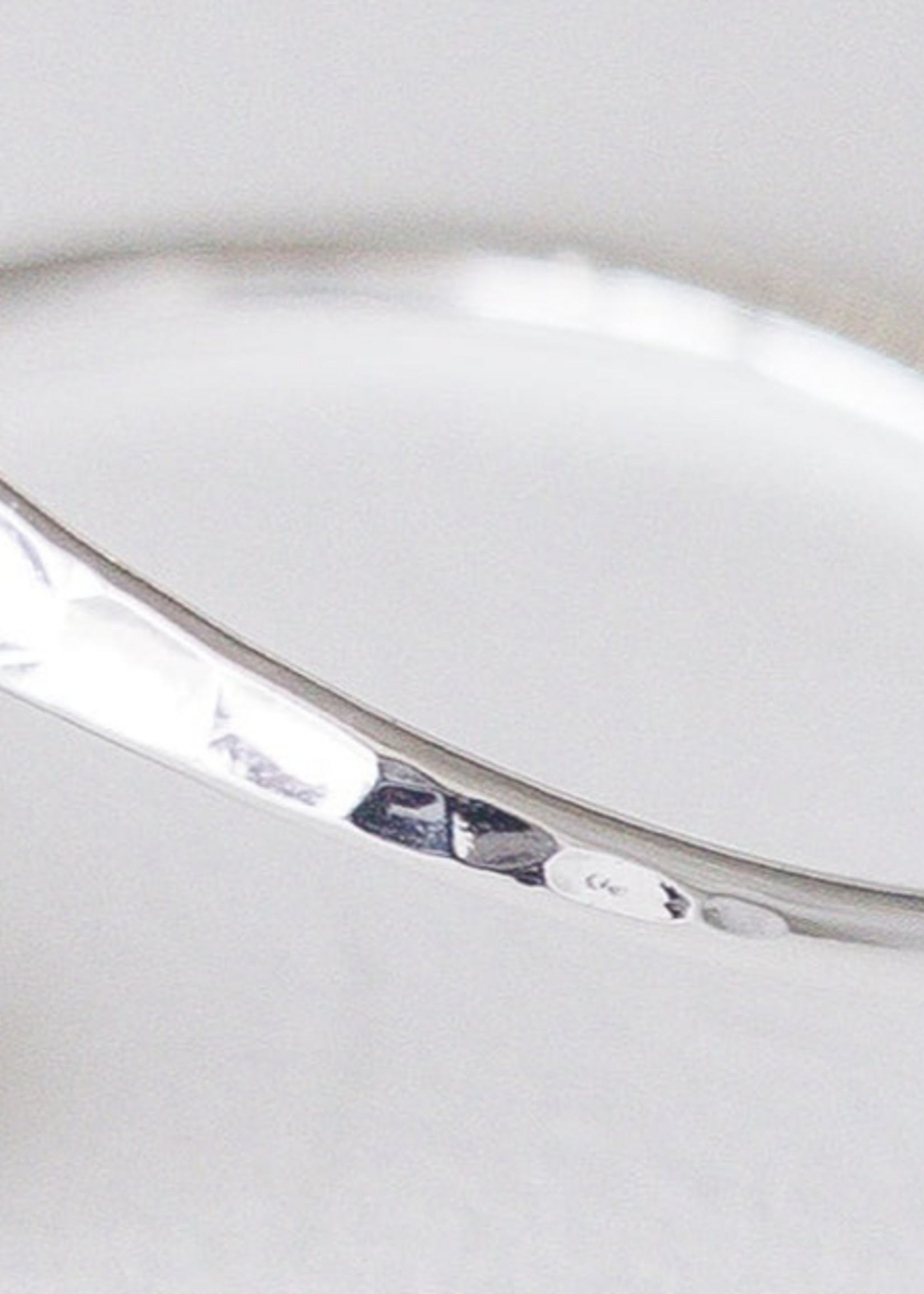 Leslie Curtis Jewelry "Aven" Twisted Bangle - Silver