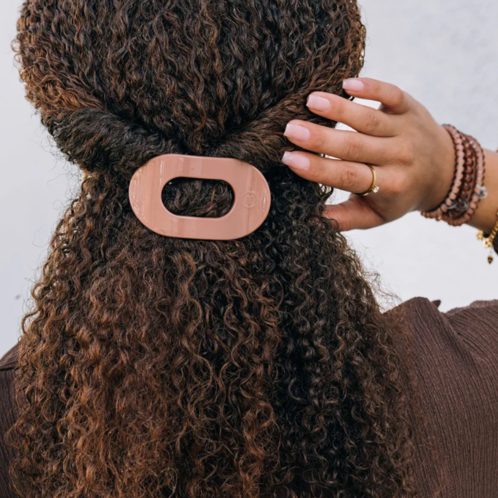 Teleties Small Round Flat Clip- Mocha Mousse