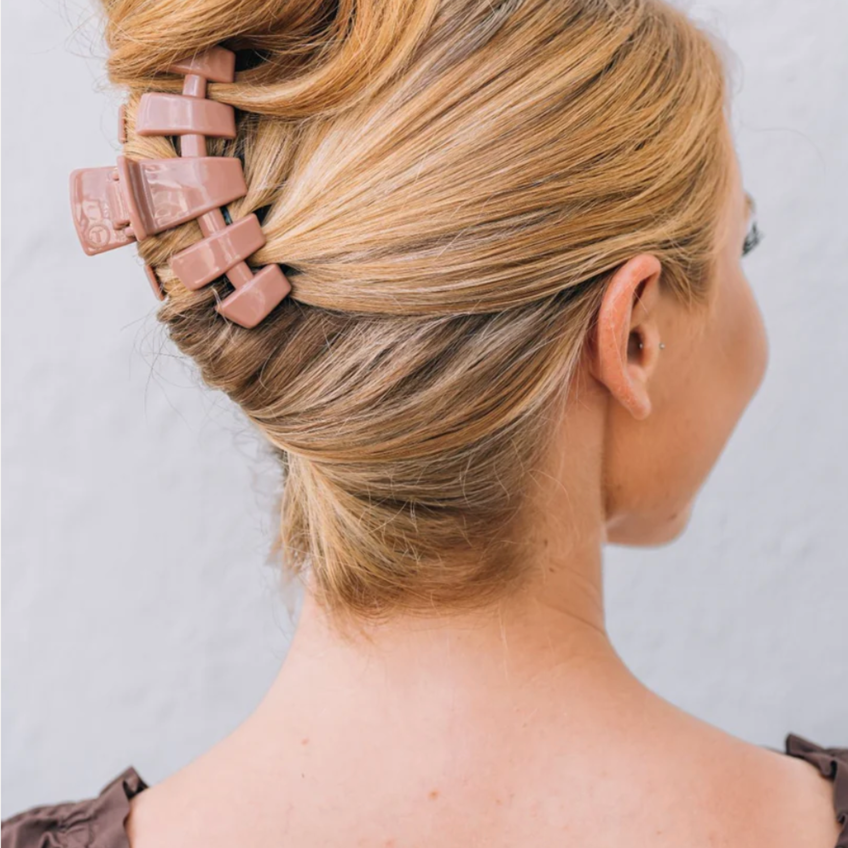 Teleties Medium Classic Hair Clip- Mocha Mousse