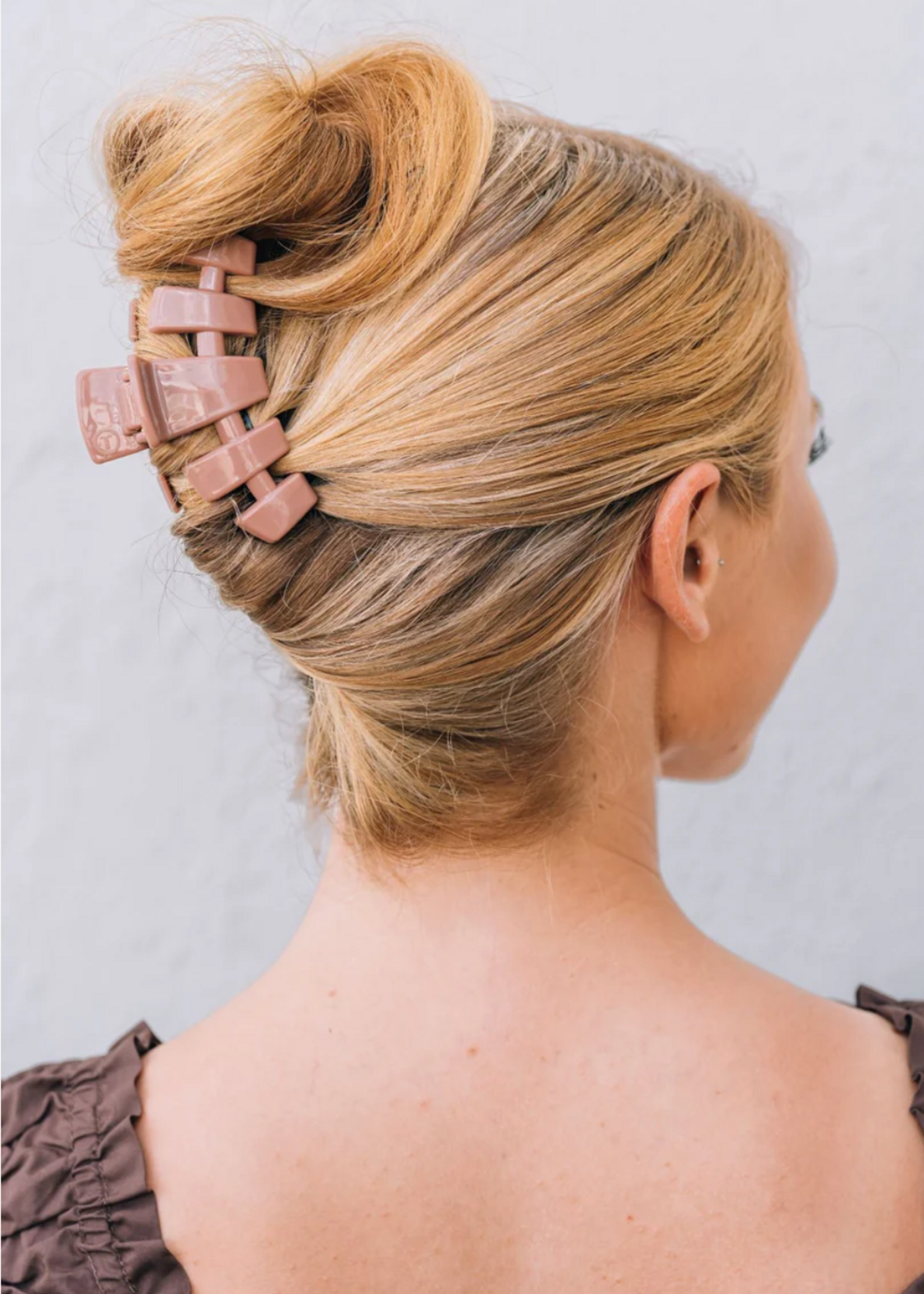 Teleties Medium Classic Hair Clip- Mocha Mousse