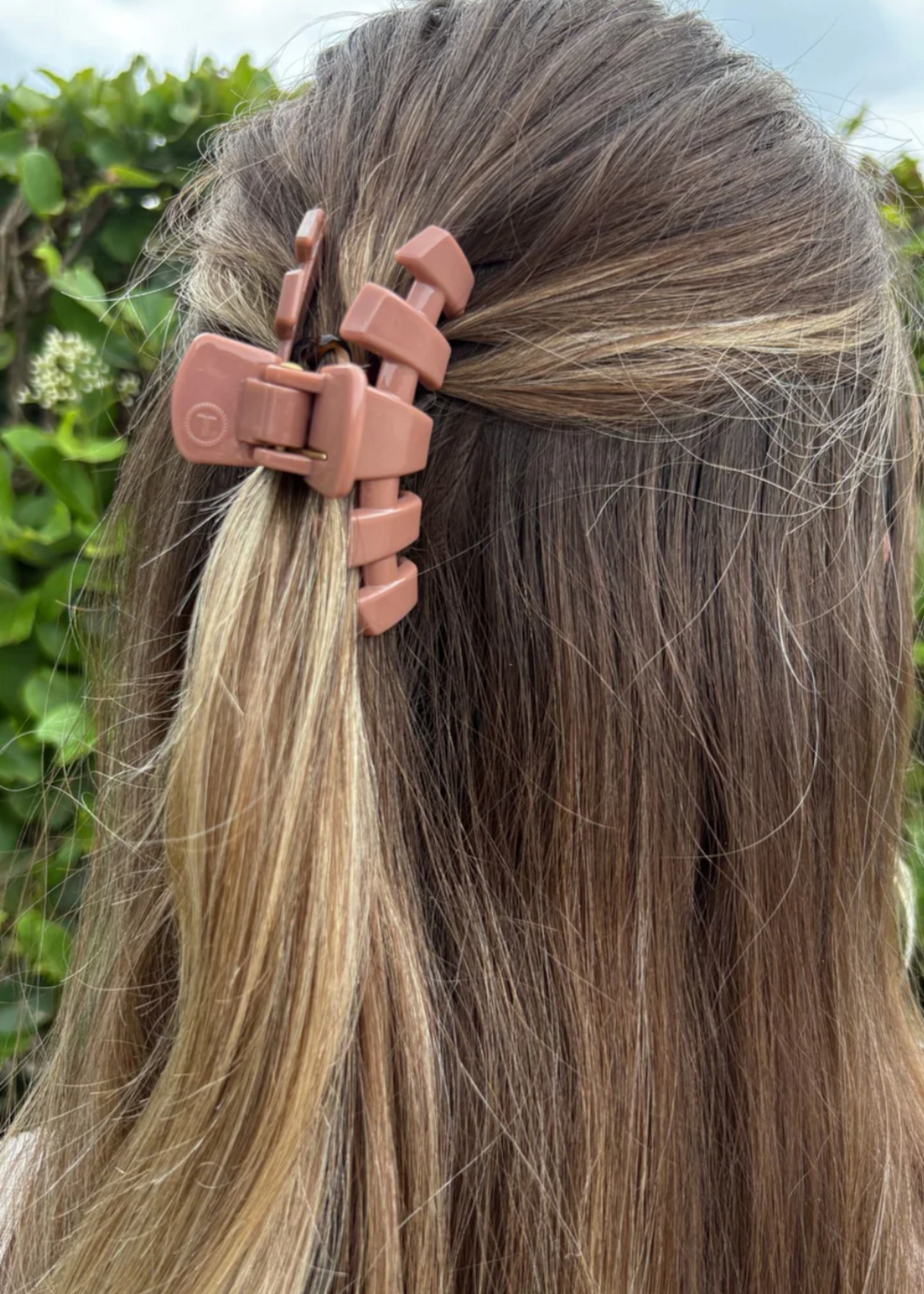 Teleties Small Classic Hair Clip- Mocha Mousse