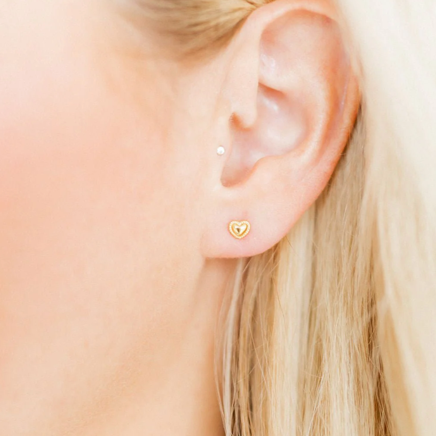 Linny Co Violet Heart Stud