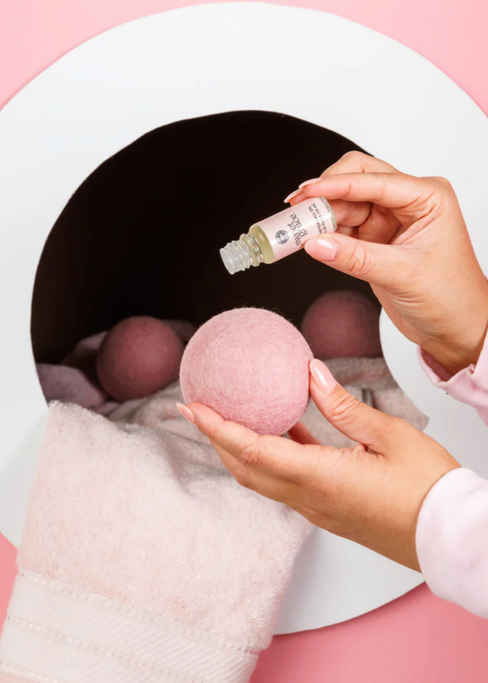 Bridgewater Candle Company Sweet Grace Laundry Dryer Ball Kit